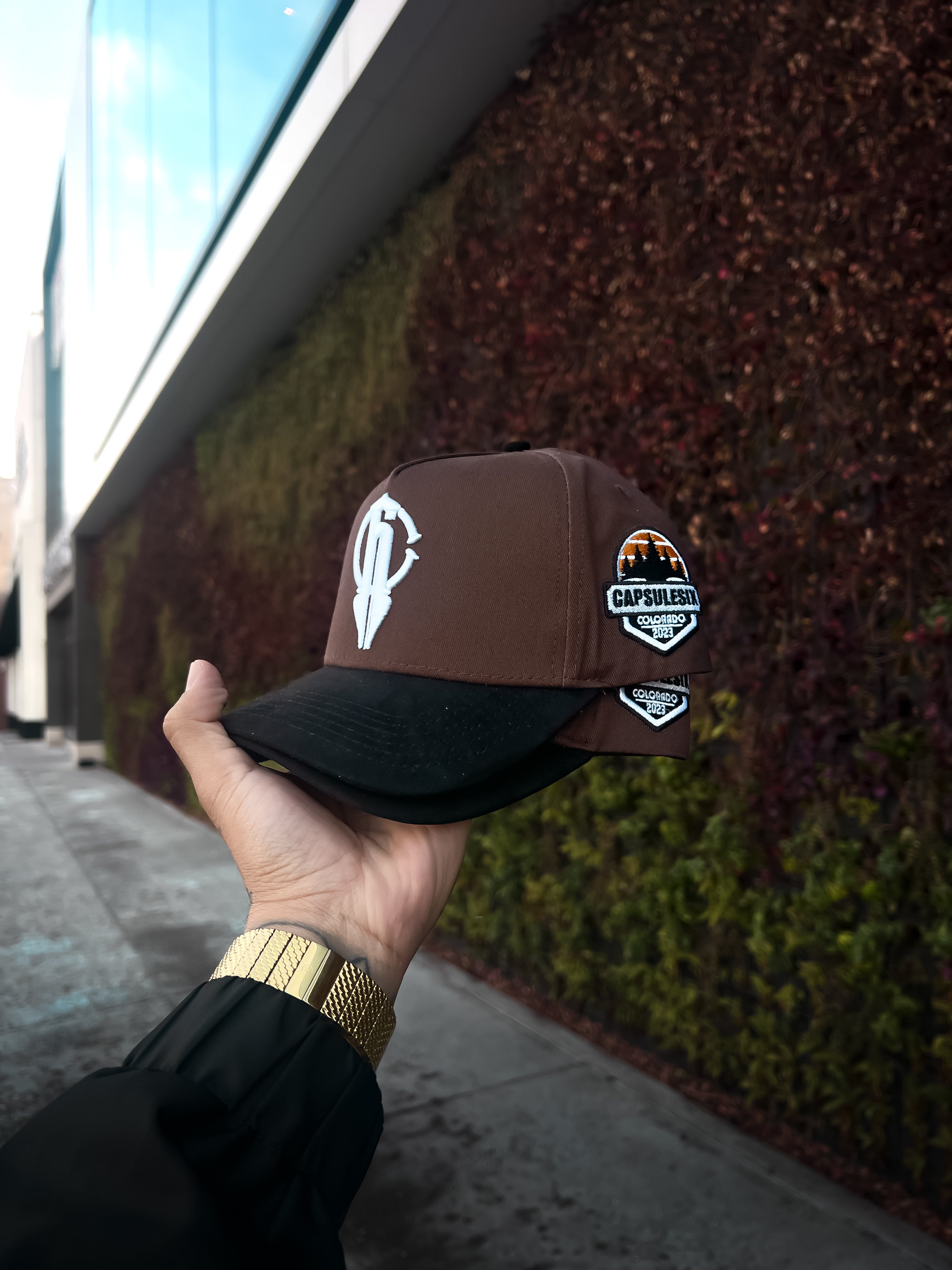 MOCHA SUEDE SHORT BRIM